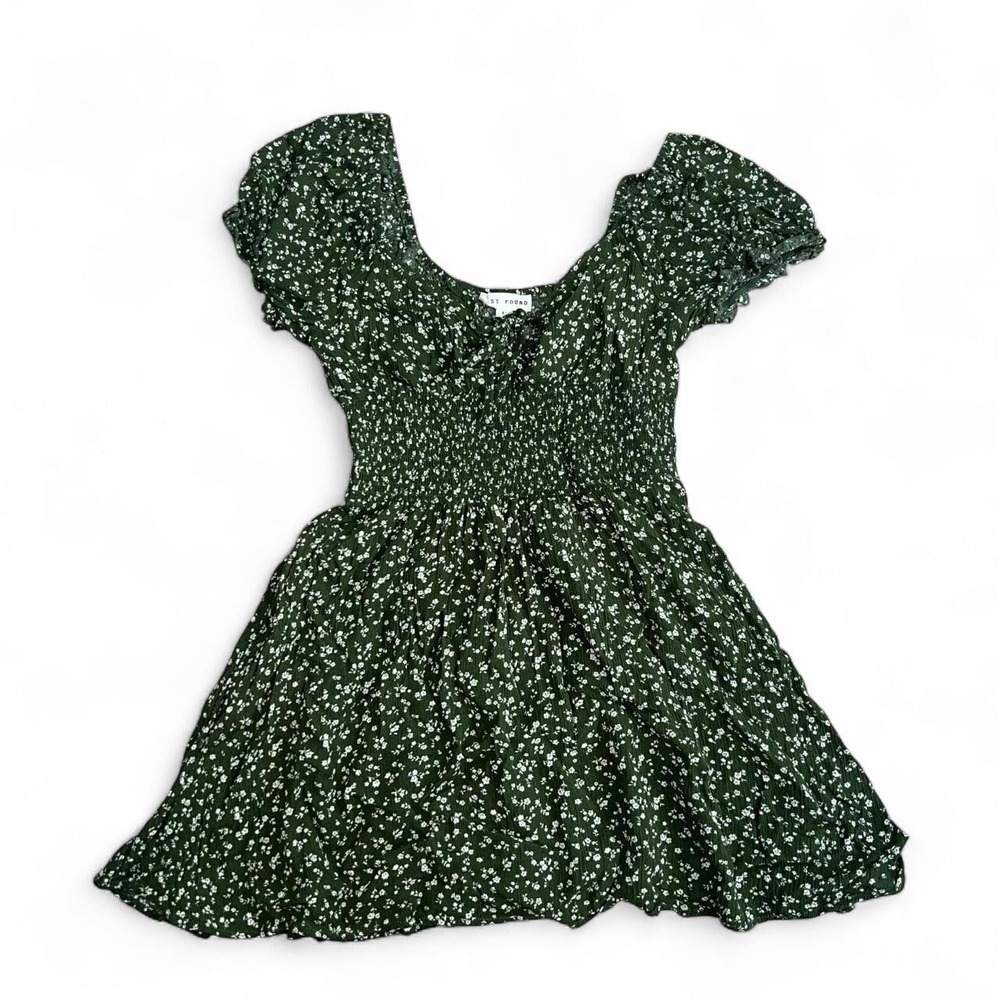 Just Found Dark Green Floral Smocked Mini Dress – Medium
